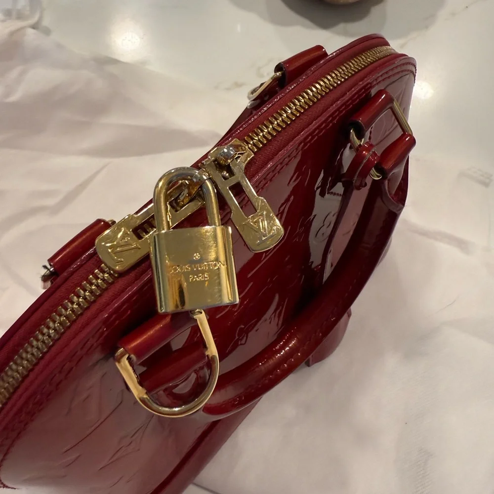 Louis Vuitton Vernis Alma BB